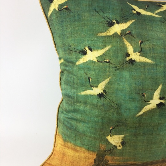 Japanese decorative bird pillow - Picture 2 of 6